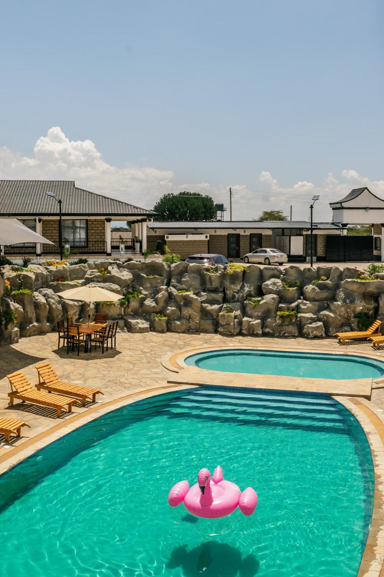 Avian Court Penthouse Aparthotel Naivasha Bagian luar foto